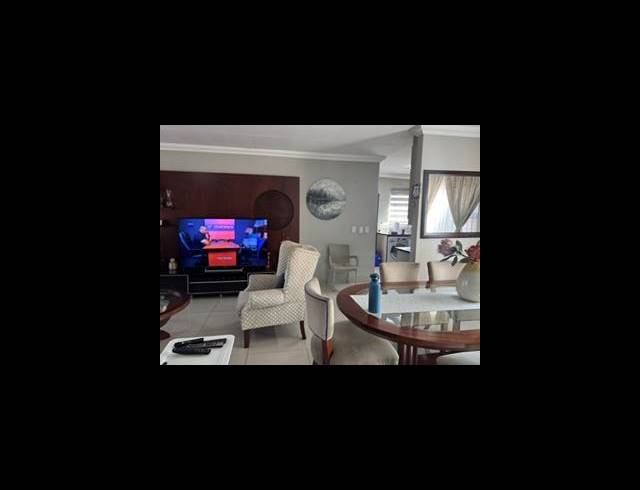 3 BEDROOM HOUSE FOR SALE IN SOUTH CREST